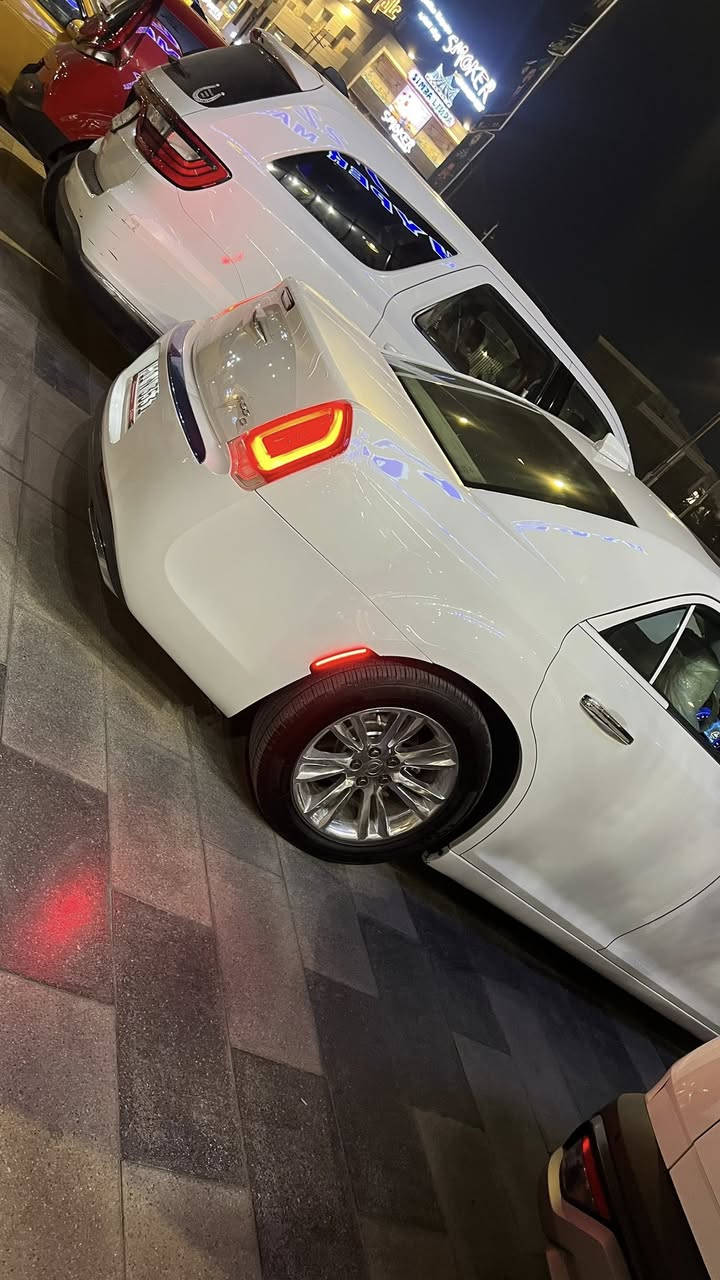 السلام عليكم للبيع اوباما 2016 اصل اصل
مواصفات  C 1/1 
فول 
دواخل عسلي جلد 
تبريد بلكشنات +تتفئه+ تتفئه بلستيرن +تتفئه بلمري
مري قلاب وي لبك تعتيم بلمري 
3 وضعيات خزن ميموري
ستيرن كهرباء 
برده خلفيه وي لبك 
بنوراما 
ويلات مكسيكي +تخم تاير 
منضومه زنون اصليه 
وبقيه ماوصفات C معروفه 
 سياره ماشيه 96 m 
بغداد بسمي سنويه 29 
وهزه 26 
وتحويل ثاني يوم 
مكينه وكير واكسن كله جدد شرط مكينه مامفتوحه بلاد 
حداديه 100‎%‎  جديده تبريد ثلج
حادثها كفاله داخله وهنا بلعراق ندحجت جاملغ تبدل ولباب نصبغ ولبقيه كفاله 
عنواني ناصريه مركز المدينه 
اخوان رجائا الموشراء لايكسر بحلال ناس 
رقم *********** 
***********
هذ سوك وكلشي بيه معلا واصل ومعروف اسعارهن
