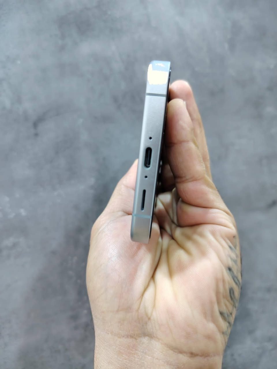 سلام عليكم Samsung S24FE جديد بدون ملحقات فقط كيبل شحن ويا الجهاز وتر مامفتوح ابدددد نضيف النضافة 90% ذاكرة 128 دبل شريحة للمراوس فقط شعندك مراوس نزل بالتعليقات لو راسلني خاص


**إذا كنت صاحب هذا الإعلان وتريد حذفه لأي سبب، رجاءا أرسل رسالة إلى الدعم الفني**