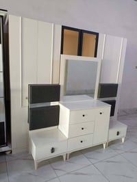 غرفة نوم • ابواب • اثاث • منزل • غراض بيت • بيع وشراء