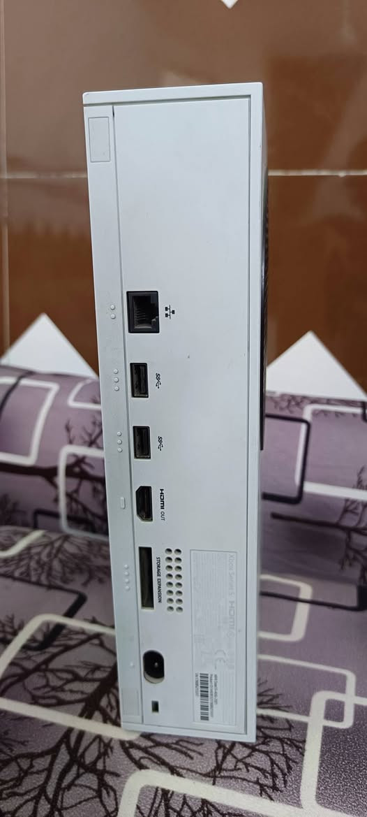 سلام عليكم
اكس بوكس سيريس أس ذاكرة 512

مع كامل ملحقاتة بسعر 275 وبي مجال 

موجود خاص


**إذا كنت صاحب هذا الإعلان وتريد حذفه لأي سبب، رجاءا أرسل رسالة إلى الدعم الفني**