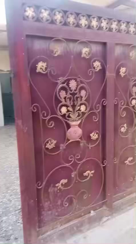 بيت للايجارقرب معمل الطحين 100مترايجاره 325 بس السكف سندويج ***********
