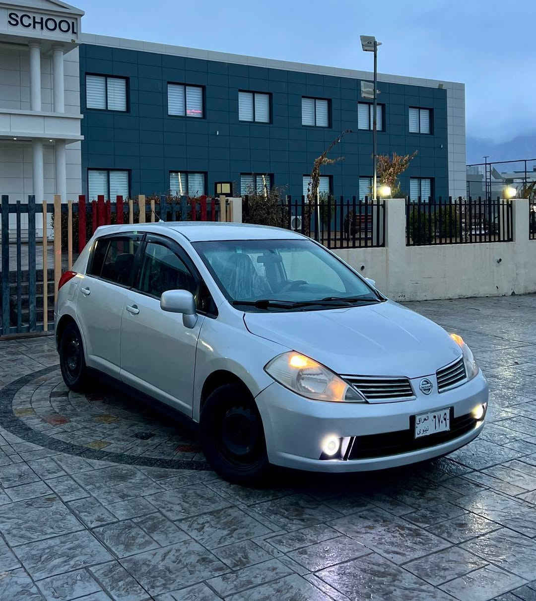 بسم الله الرحمن الرحيم(***********)
Nissan Versa 2008 حلوج بێ رەقەم 
نیسان ڤێرسا ٢٠٠٨ ساغە سەیارەکە
موس و براوە نییە بەشەرت پشت و ناودەرگاکانی کەپسە
پێشەوەی لێدرانی هەیە سەرەدەبل و شانسی نەگرتووە
کامل پەمپم کردووە لەسەر کاڵبوونەوە زۆر جوانە سەیارەکە
جام کارەباییە ئاوینە کارەباییە بلاجکتۆرە 
تەبرید سارد و گەرم بەشەرت گێر و مەکینەی بەشەرت
مەکینە ٢٠ گێر و مەکینەی ئەوروپی بیلادی تازە بۆ بەستراوە
زۆر جوان و بێ مەسرەفە بەنزین هەر ناخوات 
سعری 45 کەمێک مەجالە شوێن ڕانیە 
*********** ڤایبەر و واتسئاپی لەسەرە رانية, السليمانية
