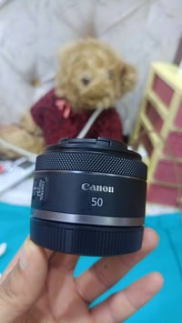 Canon 50m RF  f1.8 عدسه لوك نضيفه كلش واستخدام بسيط  فتحه 1.8 عزل او د...