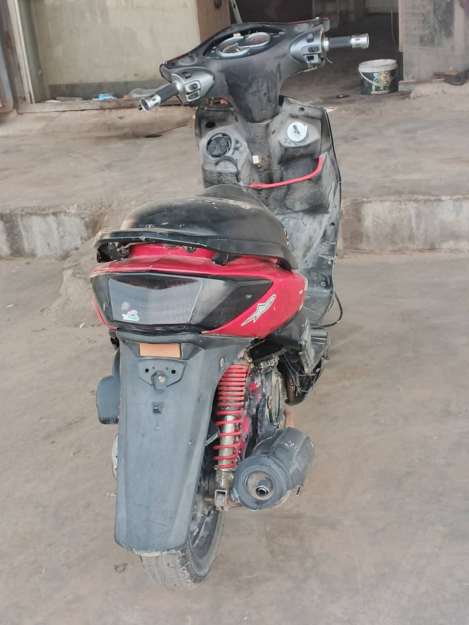 سكنس فحل للبيع كربائيات كله شغاله مكينه تخبل بيه كلجات رياضي شلعه ومعدل تشك لكاع سعر ٤٠٠وبيه مجال مكان ديالى بعقوبه كاطون رازي متواجد خاص او ‏‪***********‬‏او مراوس حسب لقناعه 💙
صير لوتي بل 🩴
