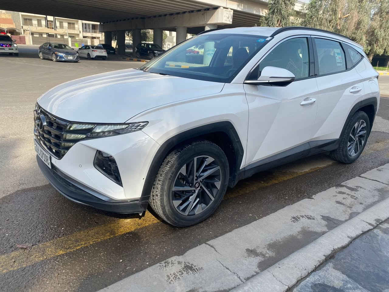 السلام عليكم للبيع                         توسان موديل 224السياره كفاله عامه عده رصعه كلش بصيطه بلباب الخلي فول عدا الفتحه بصمه ورادار وشاشه الجبيره المرغوبه عداد المسافه 35 ماشيه رقم بغداد السعر 22500رقمي ***********
