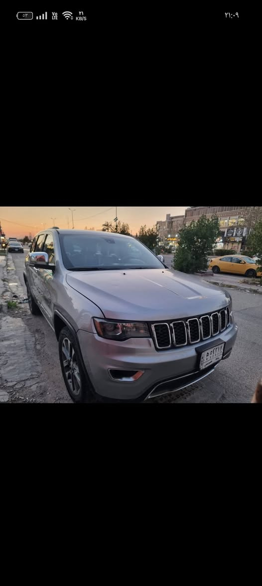 السلام عليكم 
جيب موديل ١٨ فول مواصفات حادثها جاملوغ جهة السايق مبدل وتعديل ربع البنيد بدون دواخل
ماشية ١٣٥ مايل بدون اي نقص تخم تاير جديد مبدل بساتم مال ١٤ يعني بنزين عادي تستقبل وبدون ادوانز والسيارة نصبتها حلوه السنوية بأسمنا السعر ١٧٥٠٠ بيها مجال للاستفسار  *********** العنوان بغداد حي الجهاد
