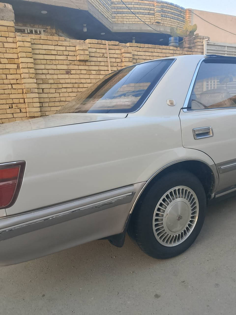 سلام عليكم هارتوب موديل 90 مصبوغه عام الجماليه السعر 55 وبيه مجال بصيط ***********
