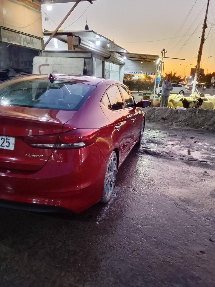 مكلف بنشر 
الانتره ٢٠١٧ لون ماروني السياره فول  مكينه كير خير من الله السياره شبر بنيد وجاملغ خلفي بلهلال شويه
بدون ضربه قويه السعر ١٣٠ وبيها مجال ***********  بي واتساب مكاني الدوره شارع ٦٠
