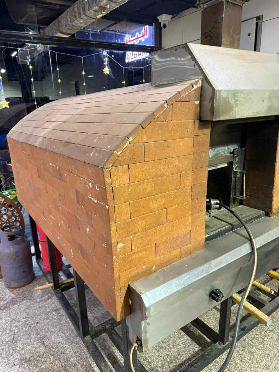 فرن بيتزا لحم بعجين حجر تركي من الداخل 
مكاني كربلاء
***********
