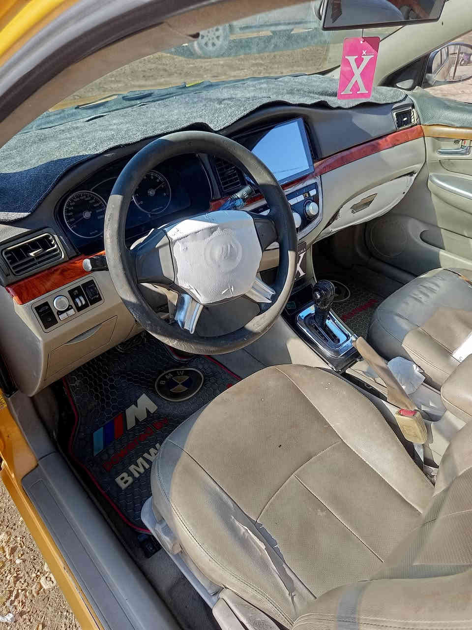 السلم عليكم ليفان ٦٢٠ للبيع مكفوله محرك كورله جاهزه السعر ٤٥ وبيهه مجال الشراي يتصل ***********
