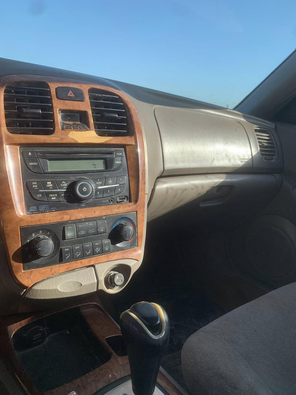 سلام عليكم كيه اوبتمه 2001 مكينه ٦
كير مكينه خير من الله رقم بغداد حدا يه جديده 
تخم تاير جديد سياره حيل حلوه ونضيفه للمراوس ترهم
سعر ع هاذه رقم ***********بي وتساب
