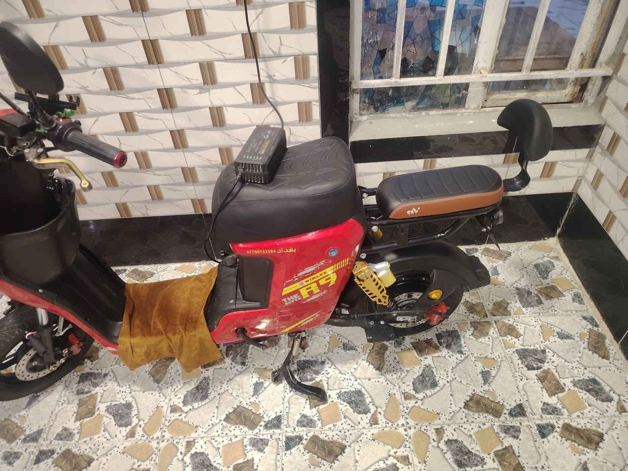 سلام عليكم دراجه شحن للبيع R9 جديده قبل فتره اشتريته فتح كارتون لسعر 450 بيهه مجال قليل لشراي يراسلني
رقمي ***********
   العنوان محافظة واسط قضاء الصويره
موصفات الدراجه ⏬

موديل 2024 للبيع
 عقل زيرو وملف زيرو والكفرات ما بيهم أي شي 
الدراجه ماشيه 4000 فقط حقيقي

مواصفاتها

بصمات ثنين تشغيل عن بعد + مانع سرقه قفل وفتح +سويجات ثنين وياها

اشاير يمين يسار شغاله

لايت ناصي LED دائري + لايت عالي ابيض زنون

 4 سرعه . السرعة الكامله 99
5 بطاريات تمشي بل شحنه الوحده من 33 إلى 35 كيلو
 الشاحنه والبايدرات الاصليه موجوده

الدراجه جديده بمعنا الكلمه وناعمه كلش تجي تفحص وتشوف بعينك مكاني محافظة واسط قضاء الصويره الدراجه سعرها 450 الف وبيها مجال
