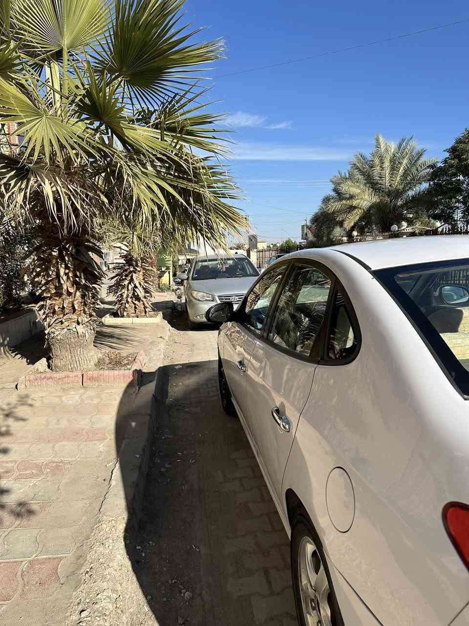 السلام عليكم النتره٢٠١١ السياره حلو ونظيفه  السياره بيها بنيد مبدل وجاملغ بي معجونالسياره نظيفه وحلوه للتصال***********
