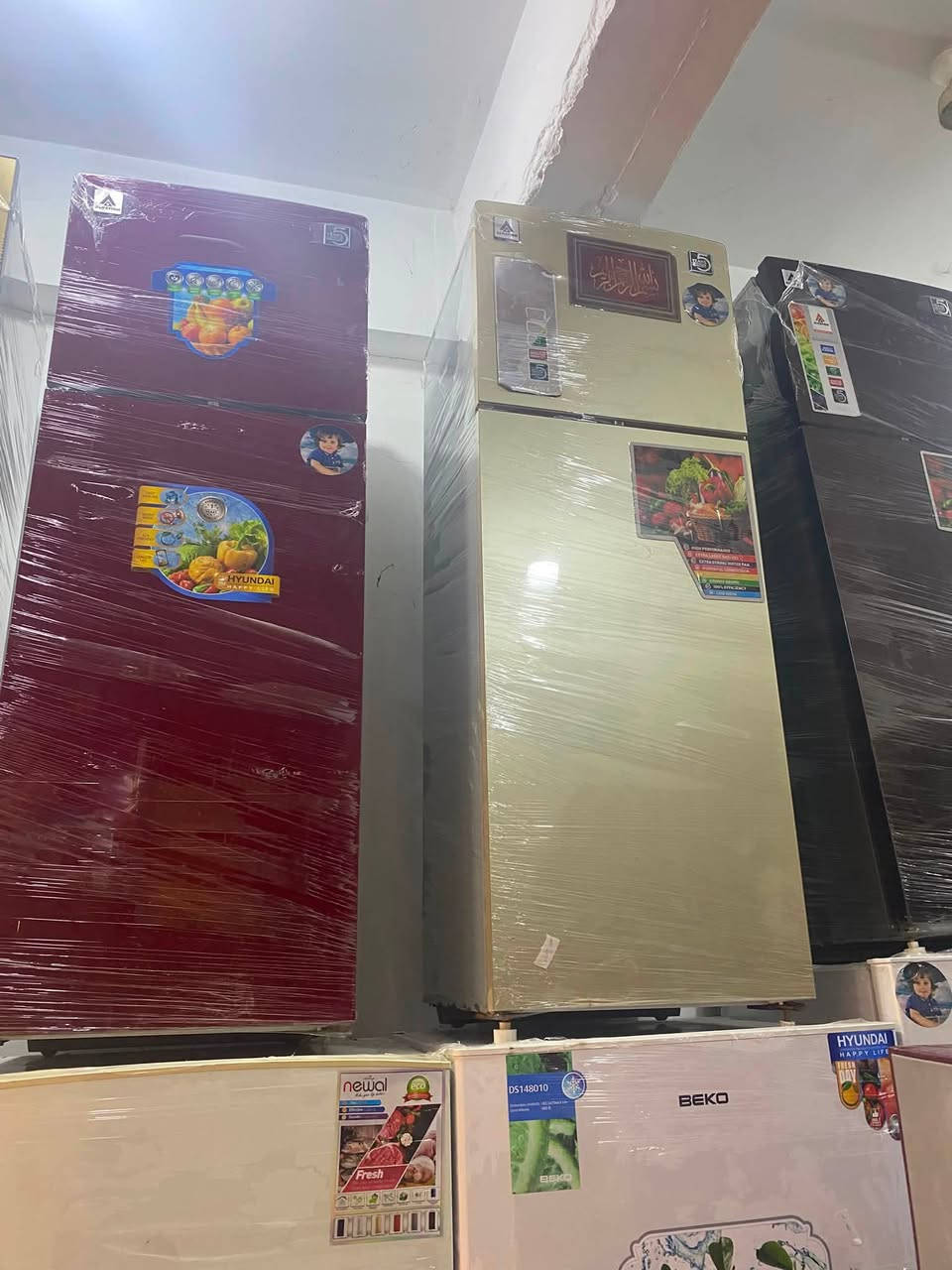 عدي ثلاجات جميع الحجام للبيع نضافه 90 بل 100 والسعر مالتهن كل وحده وسعرها مكاني بابل شارع المهندسين التجاري ***********
