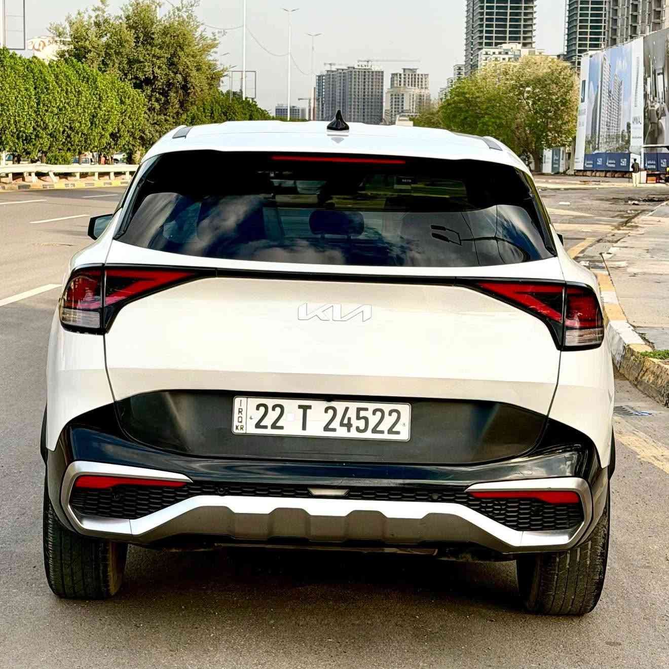 للبيع فقط بدون مراوس
كيا سبورتج موديل 2023
وارد امريكي  حادث بارد مكانين بلجاملغ الخلفي و الصندوك وتكحيل بسيط بجم كبس بدون ايرباك

مواصفات LX  
دفع رباعي 
مانع انزلاق
نظام منحدرات
 اربع انظمة قيادة
 نظام قيادة ذاتية
 نظام ABS
 نظام توقف امامي خلفي 
    وتحذير قبل الاصتدام
نظام تحديد مسار ومثبت سرعة
نظام اوتو ستوب
 فول تحكم ستيرن
كامرة خلفية
 تبريد امامي خلفي
شاشة واير ليس تدعم اندرويد اوتو وابل كار بلي 
منفذ شحن type c و UPS
هاند بريك كهربائي
 لايت LED
حاكية اوامر صوتية
محرك 2.5 Gdi
اوتو هولد 
العداد 40الف فقط 

مكان السياره بغداد العطيفيه
السعر 188 وبيهة مجال بسيط
للاستفسار ***********
