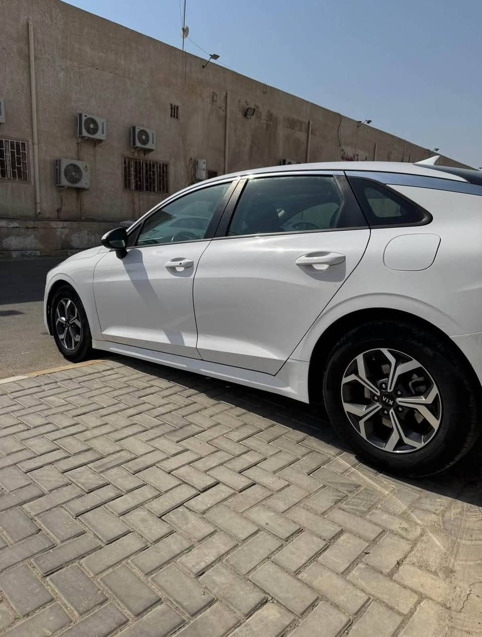 السلام عليكم من رخصت الادمن 
كي فايف موديل ٢١ رقم بصرة معوقين المعوق ولد زغير شاب حاضر للوكالة  محرك ١٦٠ تيربو حادثه شي بسيط موضح بالصورة عليه ويل كب خليجي ولايت زنون خليجي جاهزه ما ناقصها شي المكان البصرة المعقل السعر ١٦٠ وبيه مجال شي قليل للاستفسار *********** واذا اكو مراوس بسوناتا موديل ٢٢ او ٢٣  ولي يرفع المنشور اكون ممنون تحياتي البصرة, العراق
