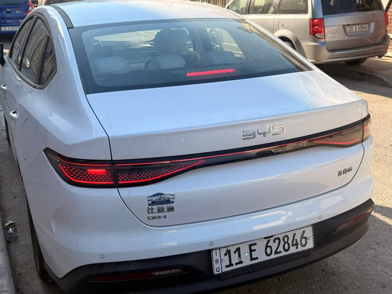 السلام عليكم
byd سيل 5

سيارة رقم بغداد بأسمي مكفوله 

شرط التحويل

ماشية 3000 

كامل ملحقات السيارة بعدها بغلاف الشركة زيرو 

ان شاءالله 

داخل ابيض السيارة

كشنات جلد 

نازله جميع التطبيقات في الشاشه من ويز وغيره

ارضيات اصليه 

شاحنه اصلي 

"" $$ السعر 19،750 مليون

العنوان بغداد / الدورة

***********
