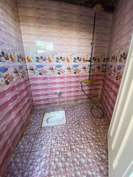 السلام عليكم بيت للبيع المساحه ٢٠١١ متر ويا كاع محرمه مساحته ٢٠٠ متر مسيجه البيت بناء جديد طابو زراعي سند ٢٥ مكانه الشعله قطاع ١٥ قريب عله قريت عبد الواحد كاع بيت ثويني بي ٥ غرف نوم + حمامات ٣ + استقبال + مناور ٢ + مطبخ+ حولي فوك + حولي جوه مكلف بالنشر 
للأستفسار 
***********
 ***********
