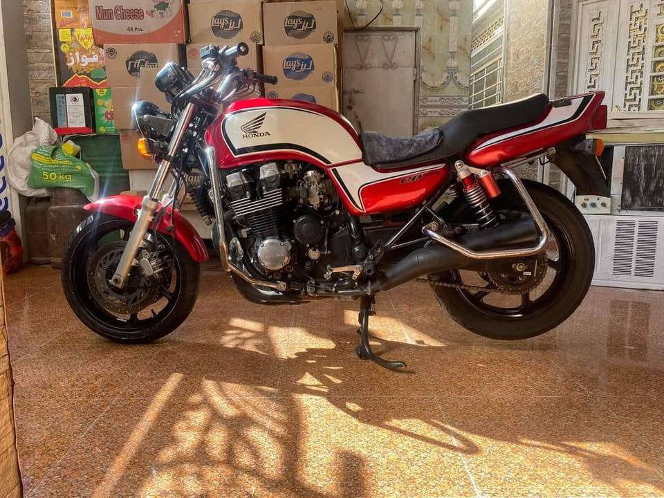 دراجة هوندا سيبي 750 رقم وسنوية ميسان الدراجة جاهزة مابيها نواقص فقط بيها بداية تبخير بسيط دراجة نكرة سلف بكل وقت صاروخ السعر 15 وبيها مجال مكاني الرمادي 
***********
