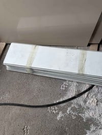 رفوف حديد استعمال قليل العدد 70قطعه مع السكه والهوك اتصال07707952918 و...