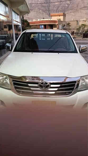 مه رزيه2014

بارجه ره ش

له سه رساغي كؤراوه

بؤدي هيج بؤياغي نييه

111000هه قيقي رؤيشتووه

مه كينه و كيري نه كراوه ته وه 

سه ياره كه لؤكه مالي دؤسته

سه نه وي به ناوي خؤمه بەسەرچووە 

نرخی 195 گەڵا 

ژمارە مۆبایلی خاوەنی 

0750 507 8521 رانية
