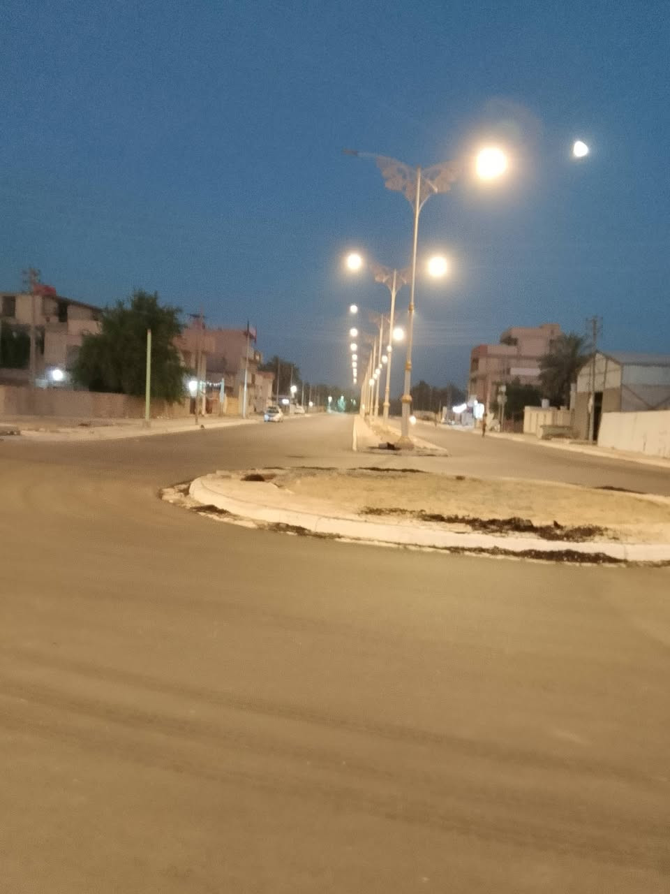 سلام عليكم بيت للبيع كربلاء حي زهراء شارع بغداد سند ٢٥اقرار محكمه سعر ٢٣٠ مساحه ١٠٠ توجد كافة الخدمات ***********
