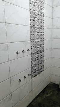 يوجد اثنين خلفه سيراميك وبورسلين ومرمر وكاشي درجه اولى رقم الموبايل وعلى الواتس ***********
