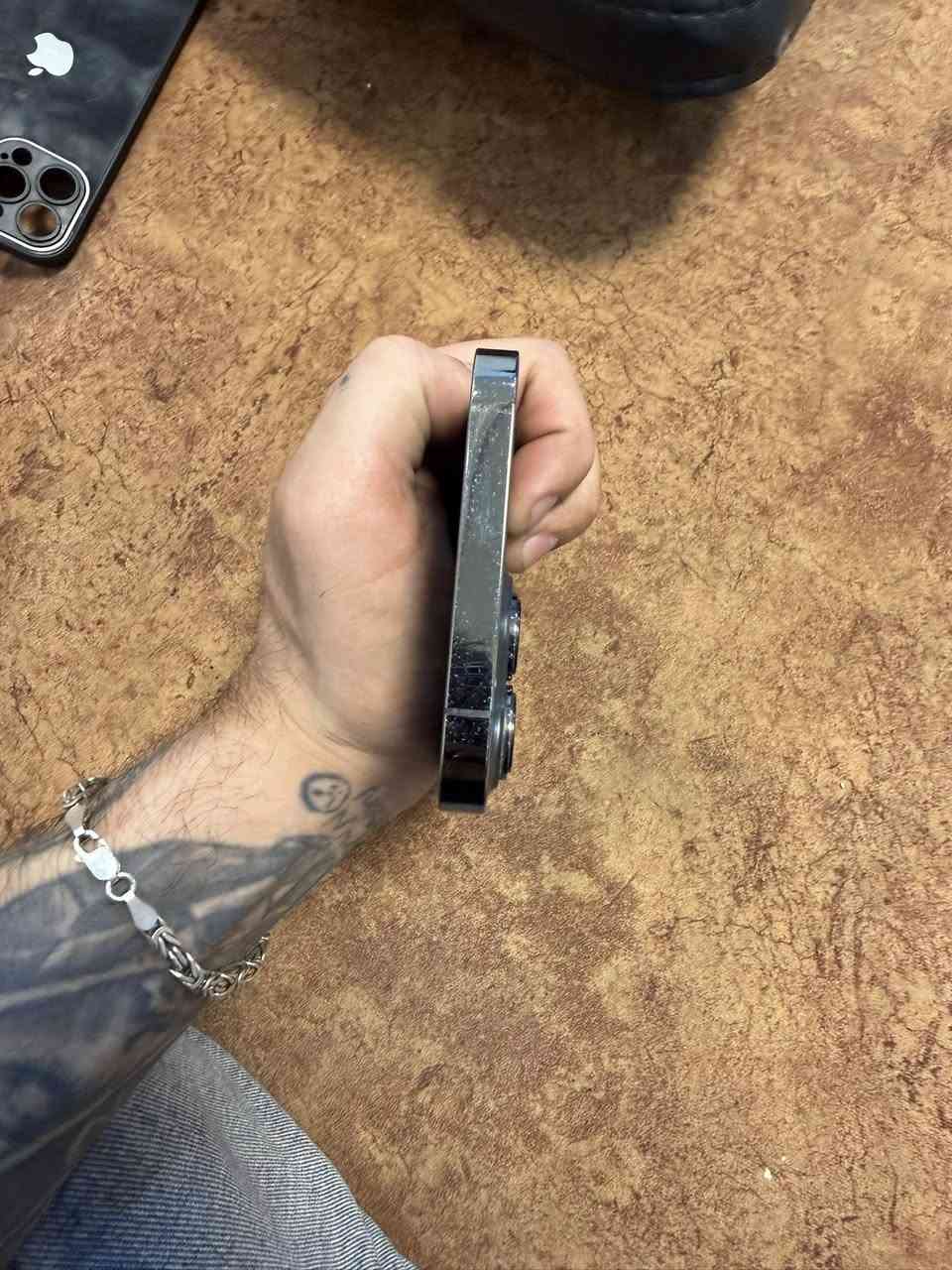 ١٣ برو ماكس ذاكره ٥١٢ مبدل شاشه وبطاريه تفصيخ من cpu الربيعي فيس ايدي شغال الجهاز نضيف كلش كلشي بي شغال فقط مبدل شاشه وبطاريه اعلى فئه قبل شهر 
محلقات كيبل ايفون ٢ متر فقط 

٥٢٥ وبي مجال بسيط 

بغداد الاسكان 
***********
