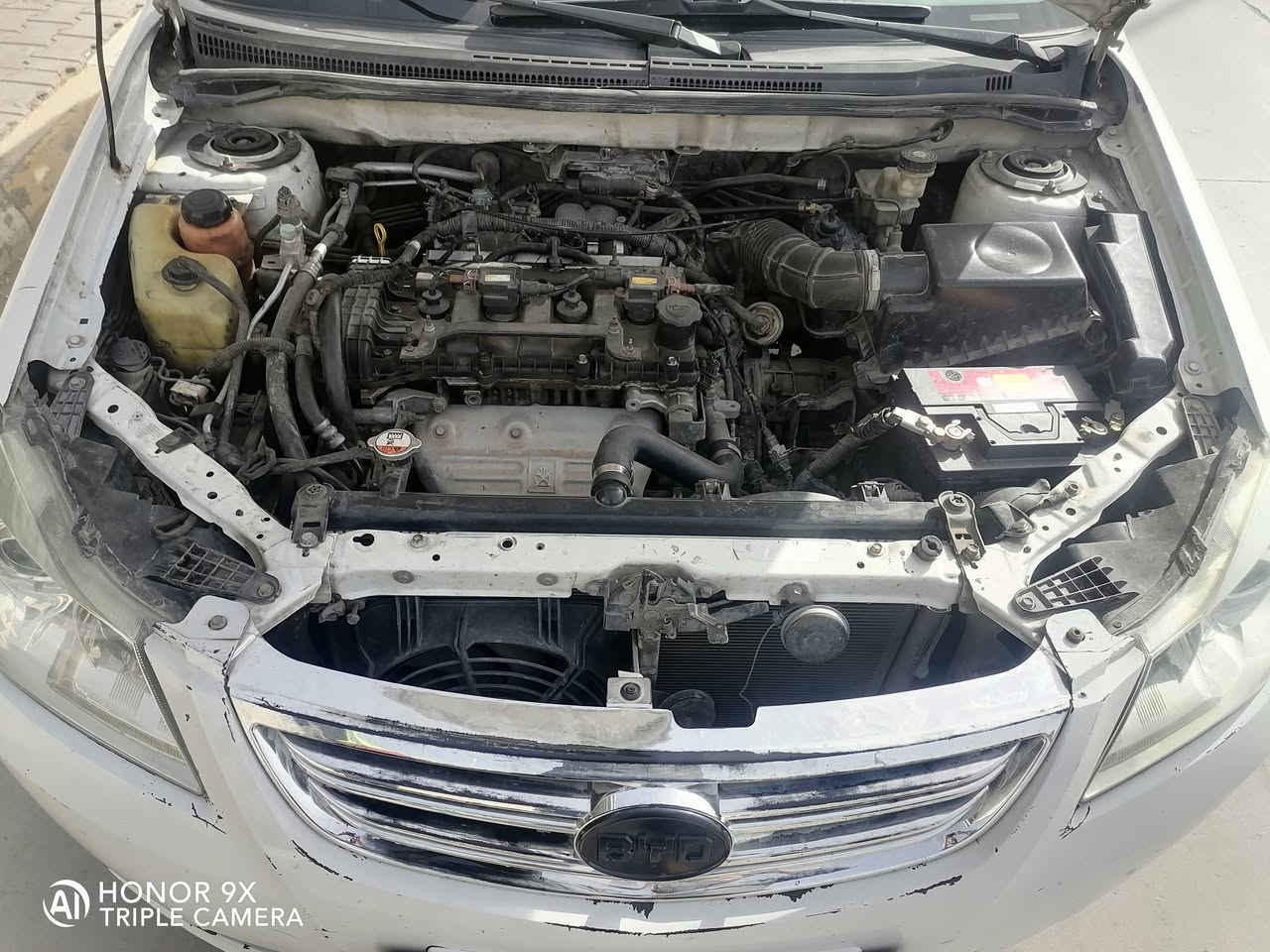 السلام عليكم سيارة بي واي دي موديل 2013 سيارة مكفولة من الضربة بيها شخوط قليله مكينة وكير مكفولات تخم تاير جديد رقم بغداد انكليزي جديد سنويه لغاية 2030 راعيها بالكوت تحويل ثاني يوم مكان السيارة كوت مركز السعر 40 وبيها مجال ***********
