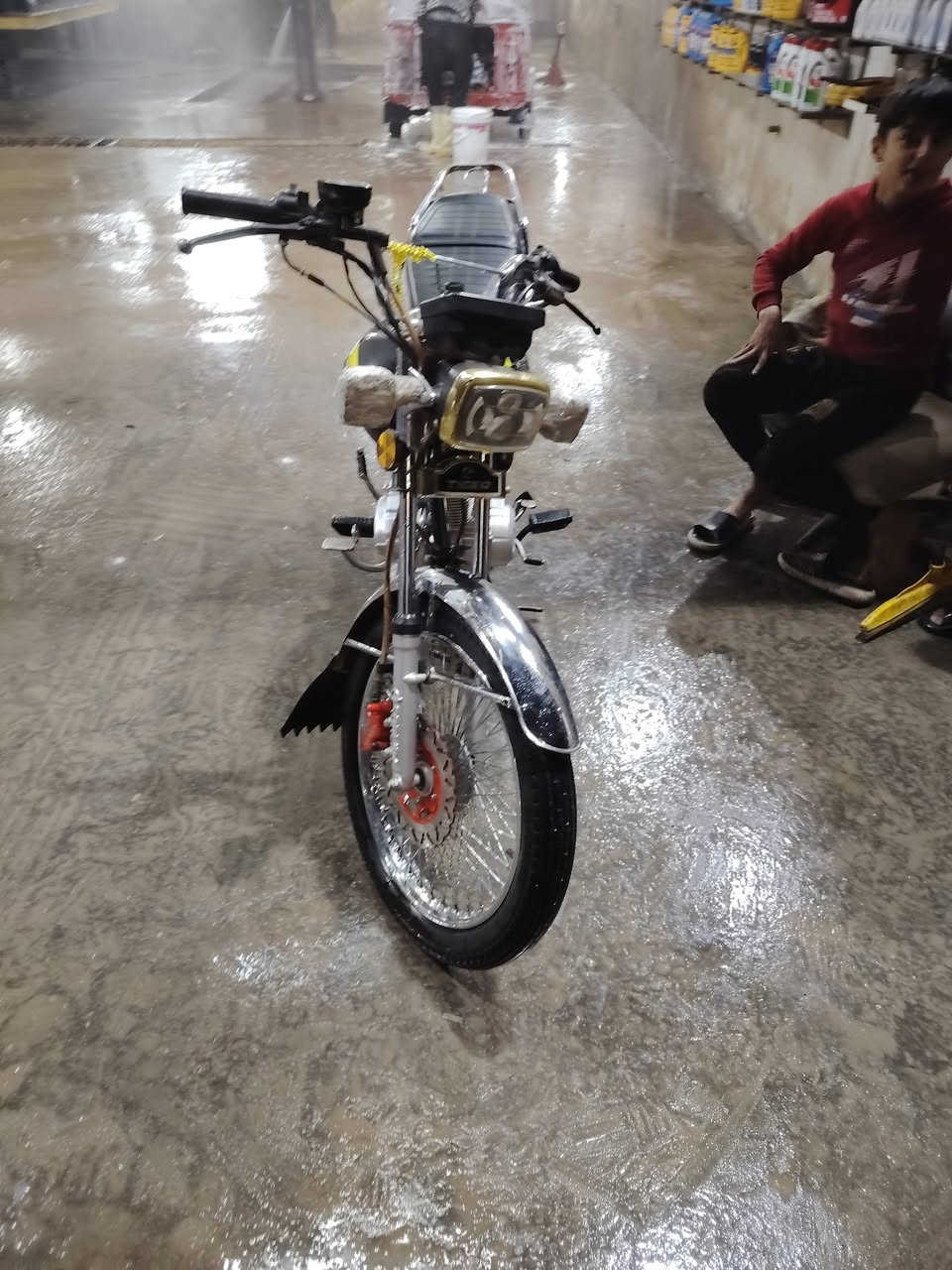 وين اليدور نضيف دراجه ايرانيه ٤ كير للبيع جاهزه كلشي شغال ما ناقصه شيء أوراق موجوده السعر خاص او اتصال *********** مكان بغداد الشعب اتصل واني خادم
