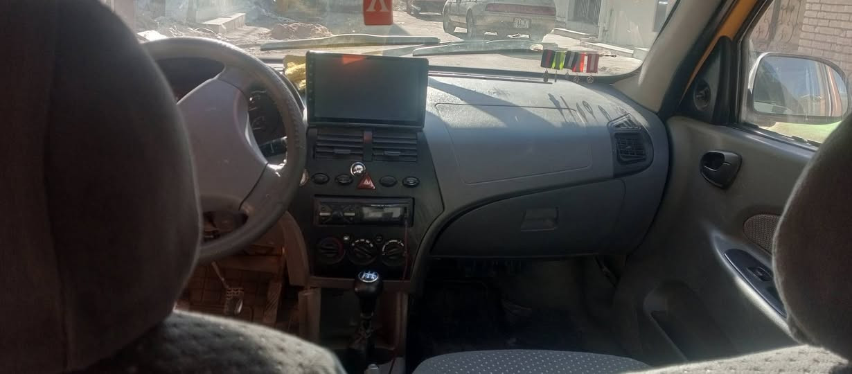 طيبه موديل 14 كير مكينه كفاله مكينه كيا ريو دواخل كهربائيات كلها شغاله بيها طخه كما موضح باصوره وبعض الملاحظات البسيطه كلش سياره كبل للشارع خير من الله سنويه لل30
شرط التحويل 
مستعجل ع بيعتها بسبب ضروف العمل 
سعرها 33 وبيها مال للشراي 
مصفره هيئه وغرامات 
***********
ممتواجد ع الفيس
