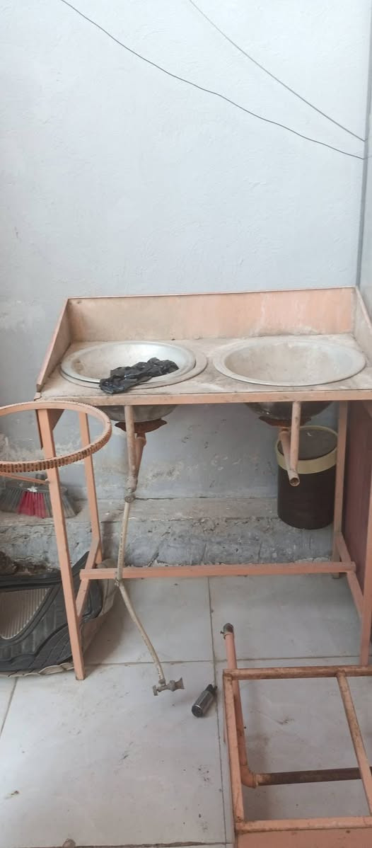 غراض كافتريا للبيع الاتصال على هذا الرقم *********** نجف الاشرف حي المكرمة
