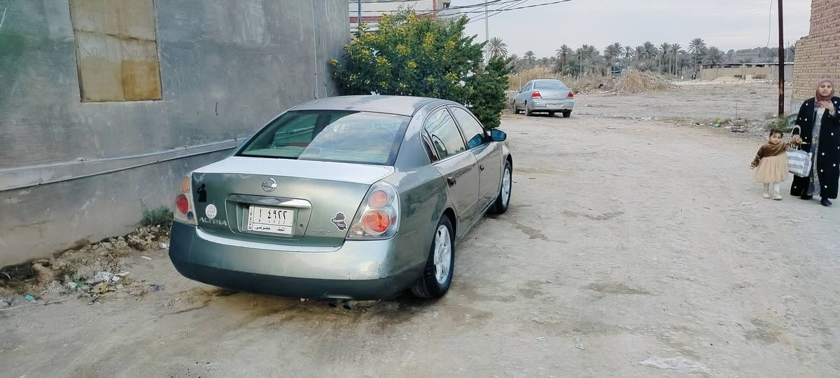 السلام عليكم نيسان التيما 2005 خليجيه مكفوبه من الضربه والصبغ السنويه ل2027 كير ومكينه مكفولات حداديه 50بل ميه مكان السياره بابل مركز مدينه رايدها 58 وبها مجال ***********
