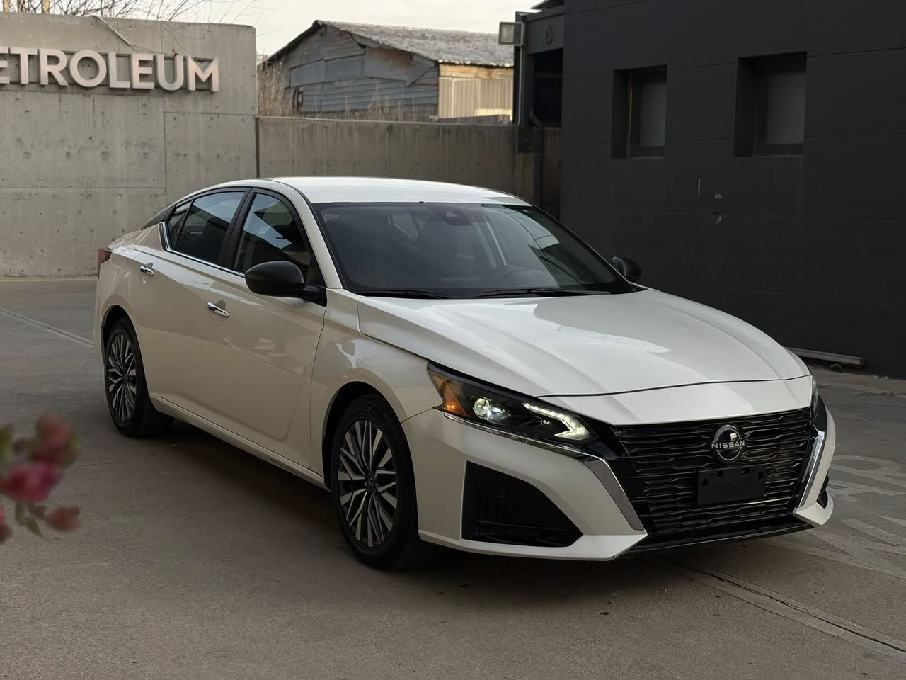 نيسان التيما 2024 حادثه خفيف
مواصفات SV : فقط 31,000 ماشيه

فقط بنيد بلادي مالته مصبوغ 
بدون شواصي و لغود مكفول 
كير و محرك بشرط 
السياره كلش نظيفه 
سيت راديترات و رادار بلادي
بدون رقم يترقم شمالي مكان سليمانيه

واتساب : ***********
