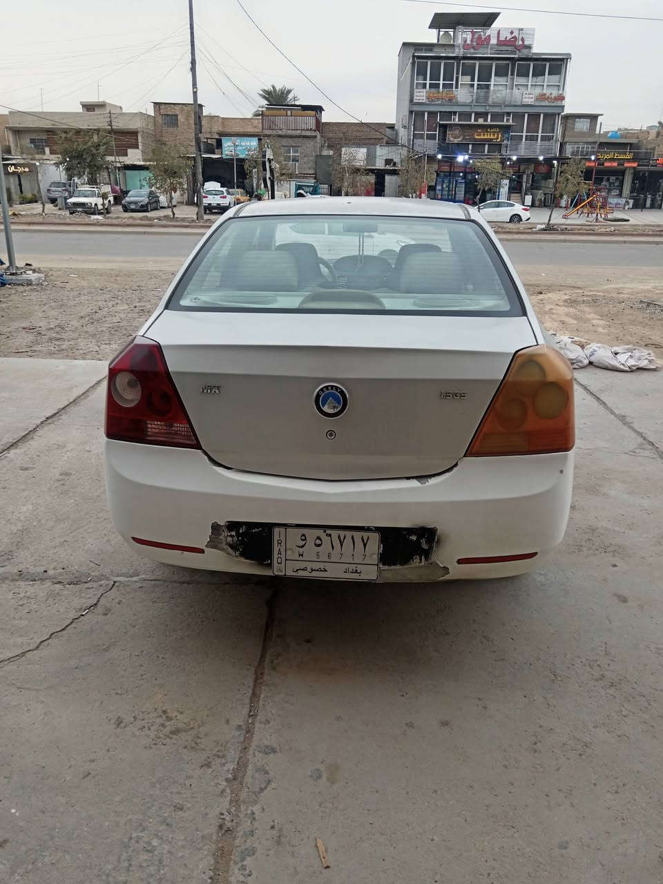 السلام عليكم
سياره جيلي صيني MK موديل 2013 حديث  نظيفه كير ومكينه مكفوله طخات بسيطه
السعر 40$وبيها مجال بسيط تواصل ع رقم ***********
