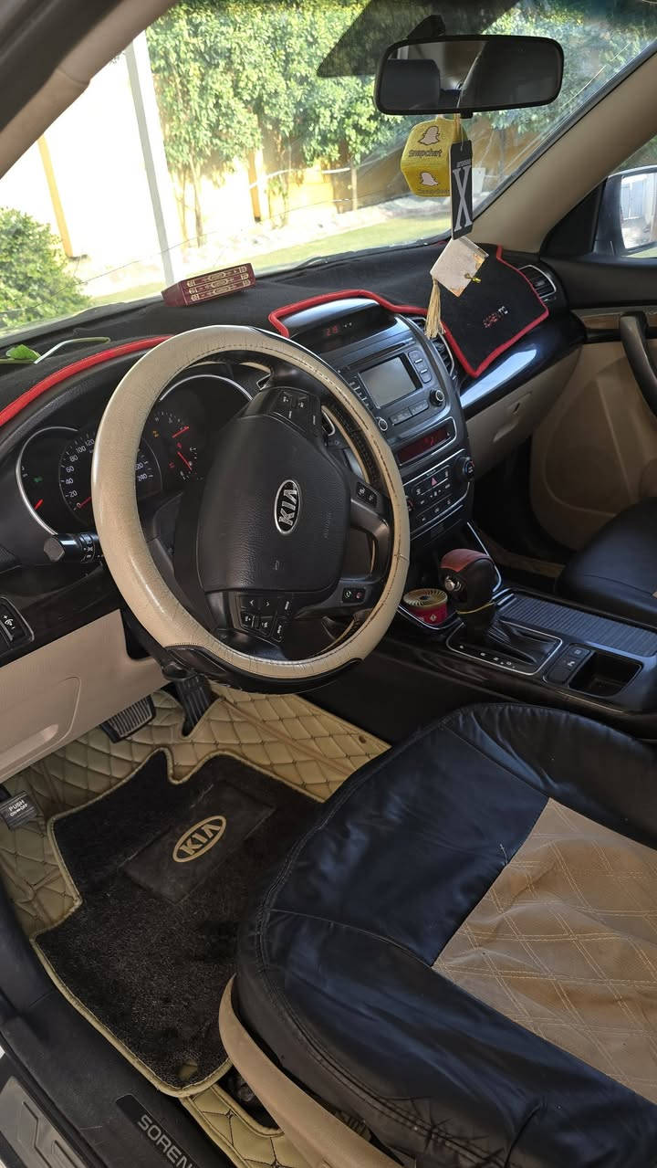 سورنتو موديل ١٤ فول مواصفات خليجي مكفولة كفالة عامة للبيع او مراوس حسب القناعة العنوان رمادي اتصال ***********
