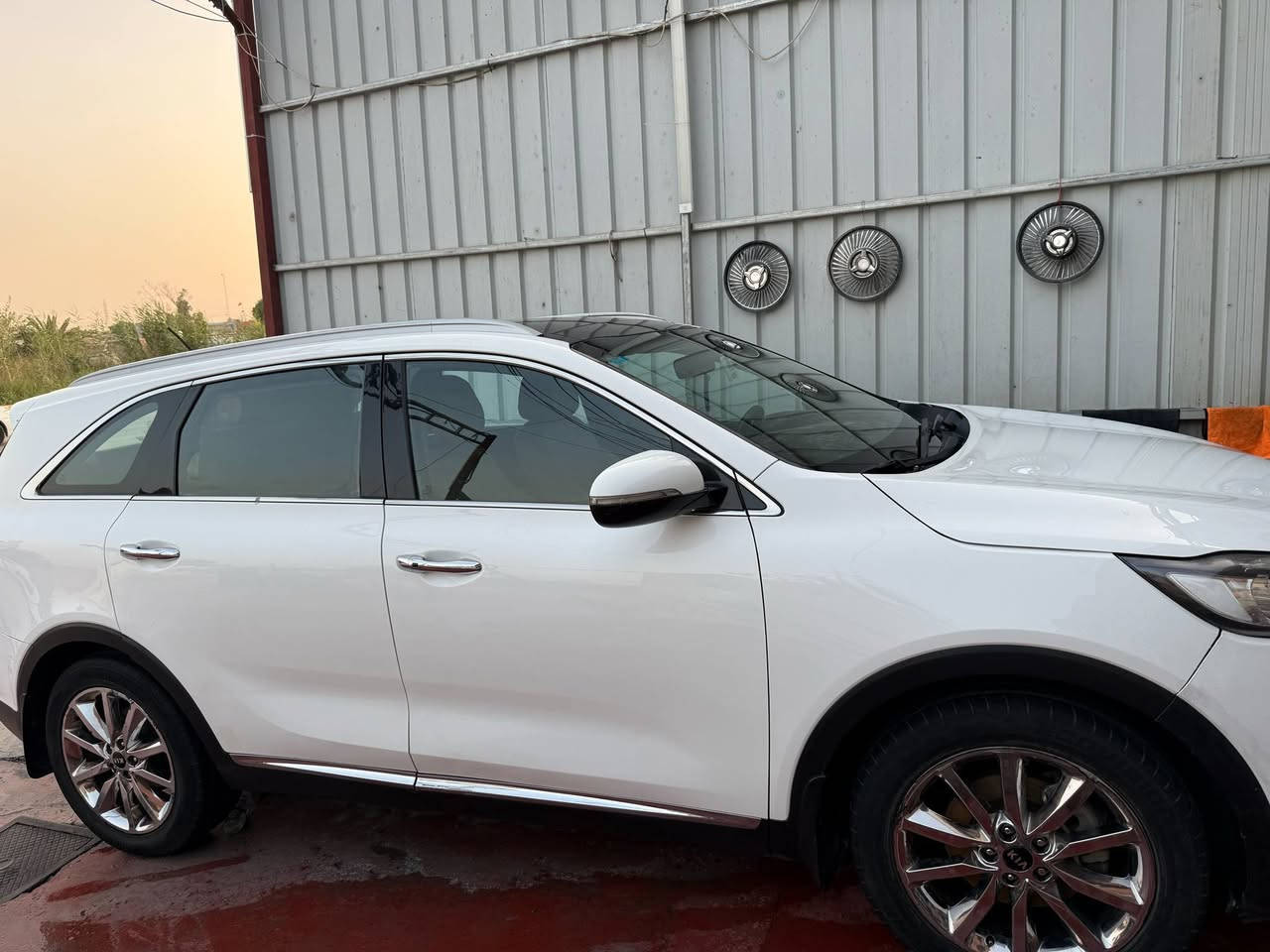 السلام عليكم اخوان وحياكم الله..
سورنتو خليجي 2018 شكل 2020 ا

ماشية 115 الف كيلو...

مواصفاتها معروفة 6 سلندر ..كير 8

مكفولة...كير ..محرك ..حادث..تبديل 0

السيارة جاهزة من كل النواحي..رقم بغداد بأسمي..سنوية لغايه 2031 اتصال او واتساب  ***********
