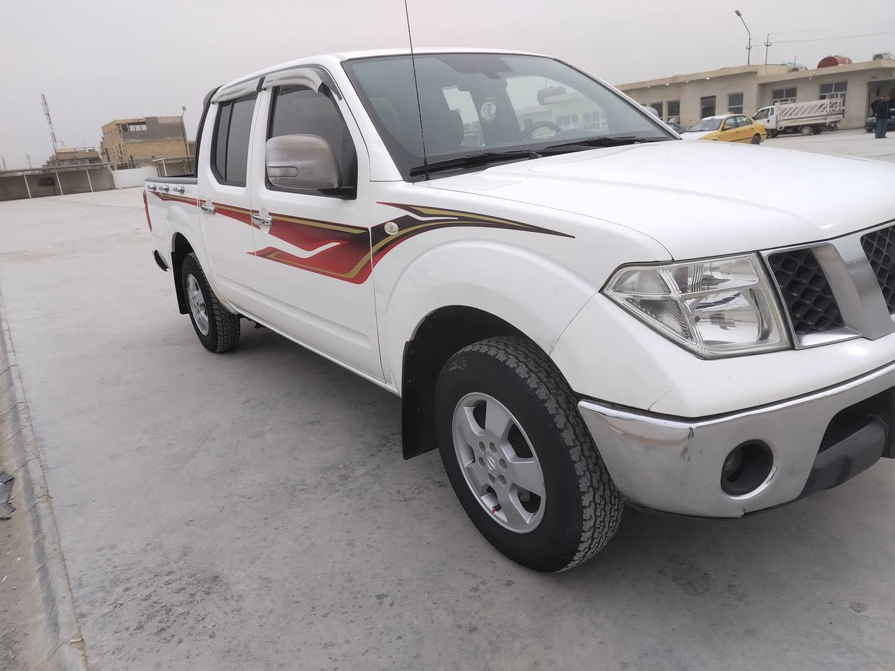 السلام عليكم للبيع نيفاره موديل 2013 السياره كفاله عامه رقم جديد دولي اربيل تحويل وكاله تريد مكينة وكير كفاله حدادية جديده تخم تاير جديد العنوان كوت واسط مركز المدينة رقم موبايل *********** خابر ودله
