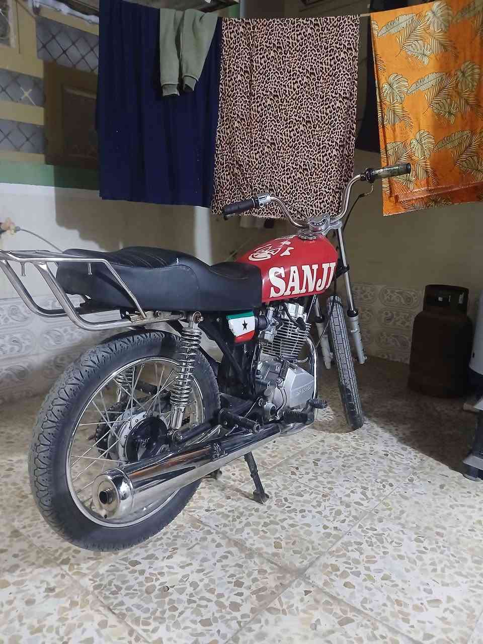 سلام وعليكم
دراجه للبيع كلك محرك انيرجي 
موديل 2014
شاصي  نضيف
ديالى بلدروز السعر 450بيه مجال
رقم .***********
