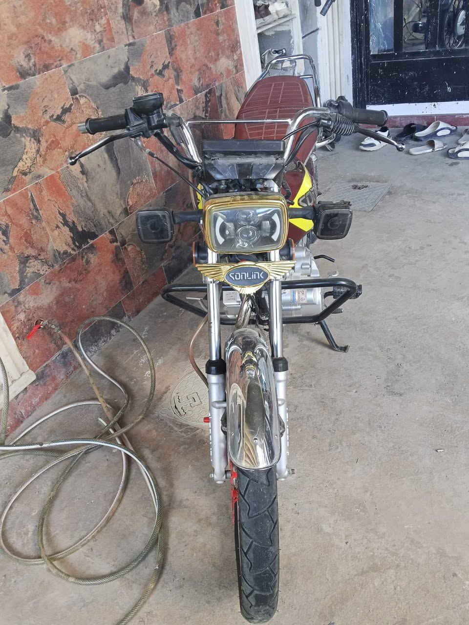 سلام عليكم دراجه 5كير موديل 24جديده لك شرط الفحص جيب وياك فيتر اوراق كامله كهربأيات كله شغاله شلعه ومعدل بشرط اسبانه ممدود عليها عله وضع الشركه السعر 675وبيها مجال بصيط مكاني ابو اغريب ممتواجد عل نت الشراي يتصل ***********كورك***********
