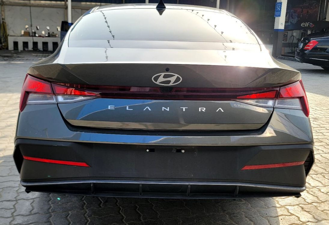 � زبائننا الكرام… مركز المهندس لأستيراد السيارت
📍من داخل منفذ سفوان #البصره الاستلام مباشر 🔥

🚘 Hyundai Elentra 2024 💥

💰 السعر: 115 $ بدون كمرك
🔧 الحالة: مصلحة وجاهزة داخل المنفذ

💥 كفاله من الصبغ - بصمه محرك 2000 دوش

✅ بإمكان التخريج بكتاب شهداء (إعفاء من الكمرك لمن لديه كتاب شهداء).

📍 كربلاء - سيف سعد البلديات

📞 للاستفسار:
👤 د. شهيد: ***********

 👇🏼رابط كروب الواتساب 
https://chat.whatsapp.com/G1vHBgZwn280PCMz6HkyiX?mode=gi_t
