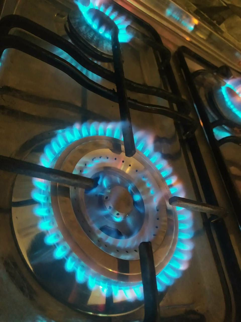 طباخ حجم 60*60 مصري نظيف جدا كله شغال عالفحص. بيه عين كبيره تيربو للبيع سعره 115 يوجد توصيل


**إذا كنت صاحب هذا الإعلان وتريد حذفه لأي سبب، رجاءا أرسل رسالة إلى الدعم الفني**