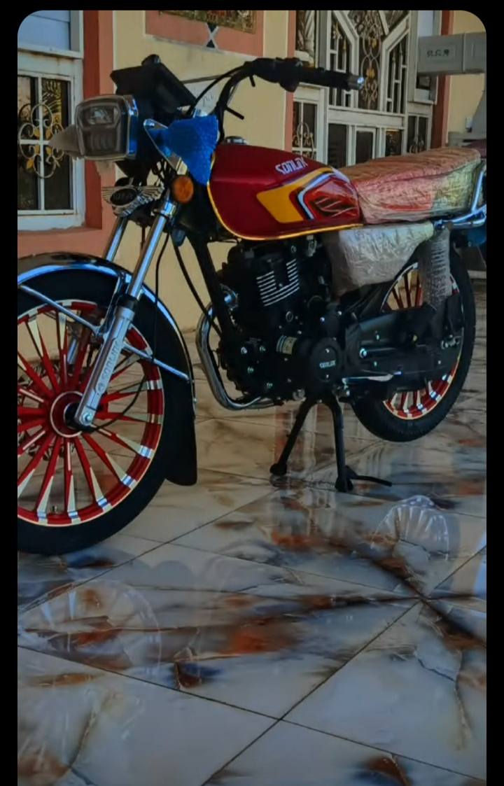 السلام عليكم دراجة سيفان موديل 2025دراجة نضيفه وخير من الله ما نقصه اي شي  مكاني ديالى الخالص ناحيةالسلام  راسلني خاص او رقم ***********
