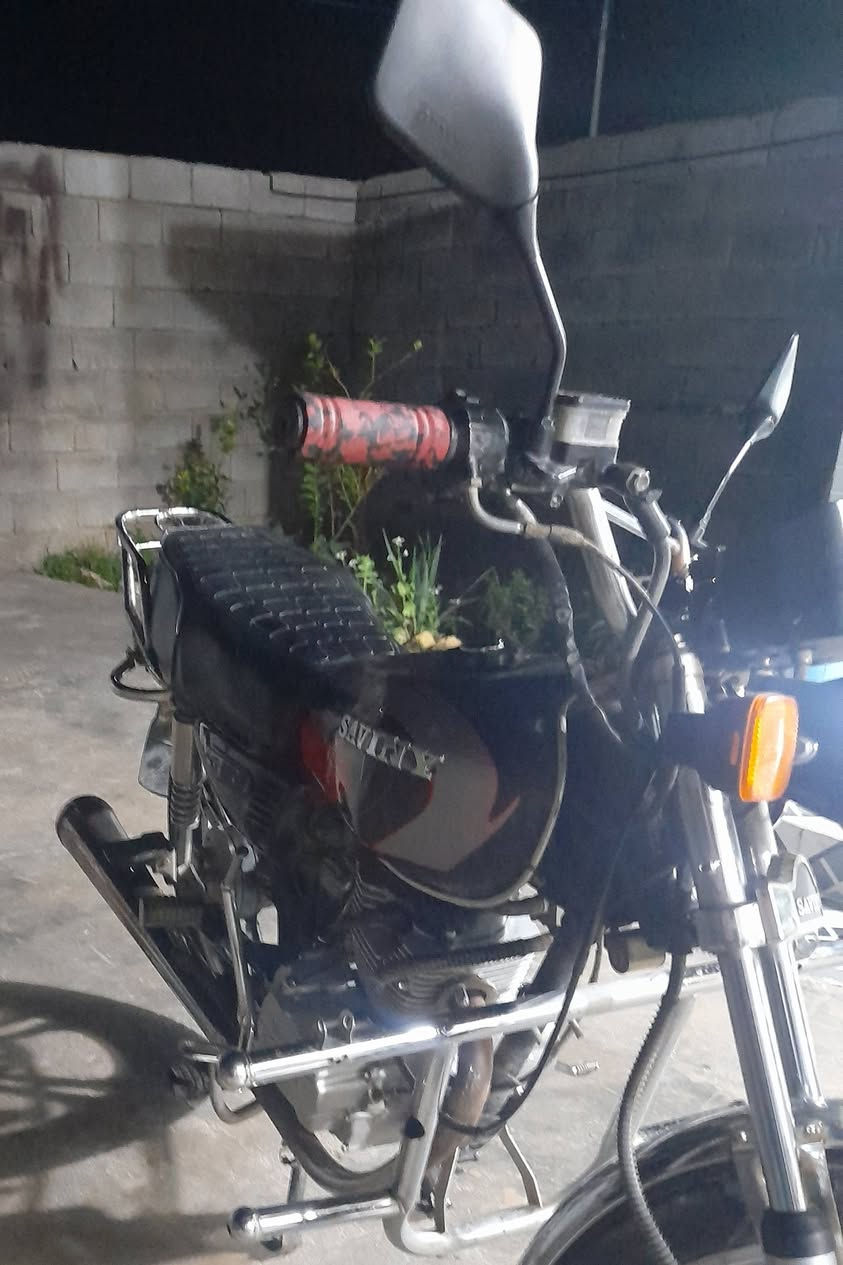 سلام عليكم
دراجه سيفان

موديل 2020

دراجه نضيفه مكفوله كفاله عامه

نكره سلف شلعه معدل

دراجه نضيفه خير من الله

سعر450 بي مجال

بيه أوراق كامله

مكان ديالى ناحية الوجيهيه

تواصل على هذا رقم 👇

***********
