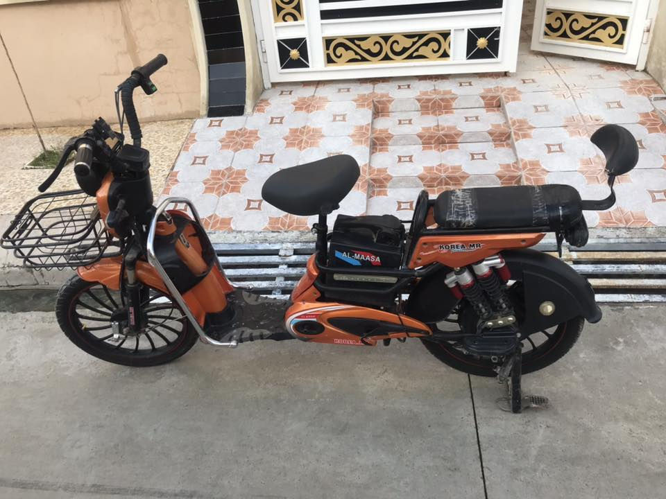 سلام عليكم مطورات شحن 
الاسود بطاريات منفوخين
البرتقاليي جديد ببطاريات شرط 
سعر ٣٥٠ وبي مجال 
انتصل عل رقم ***********
