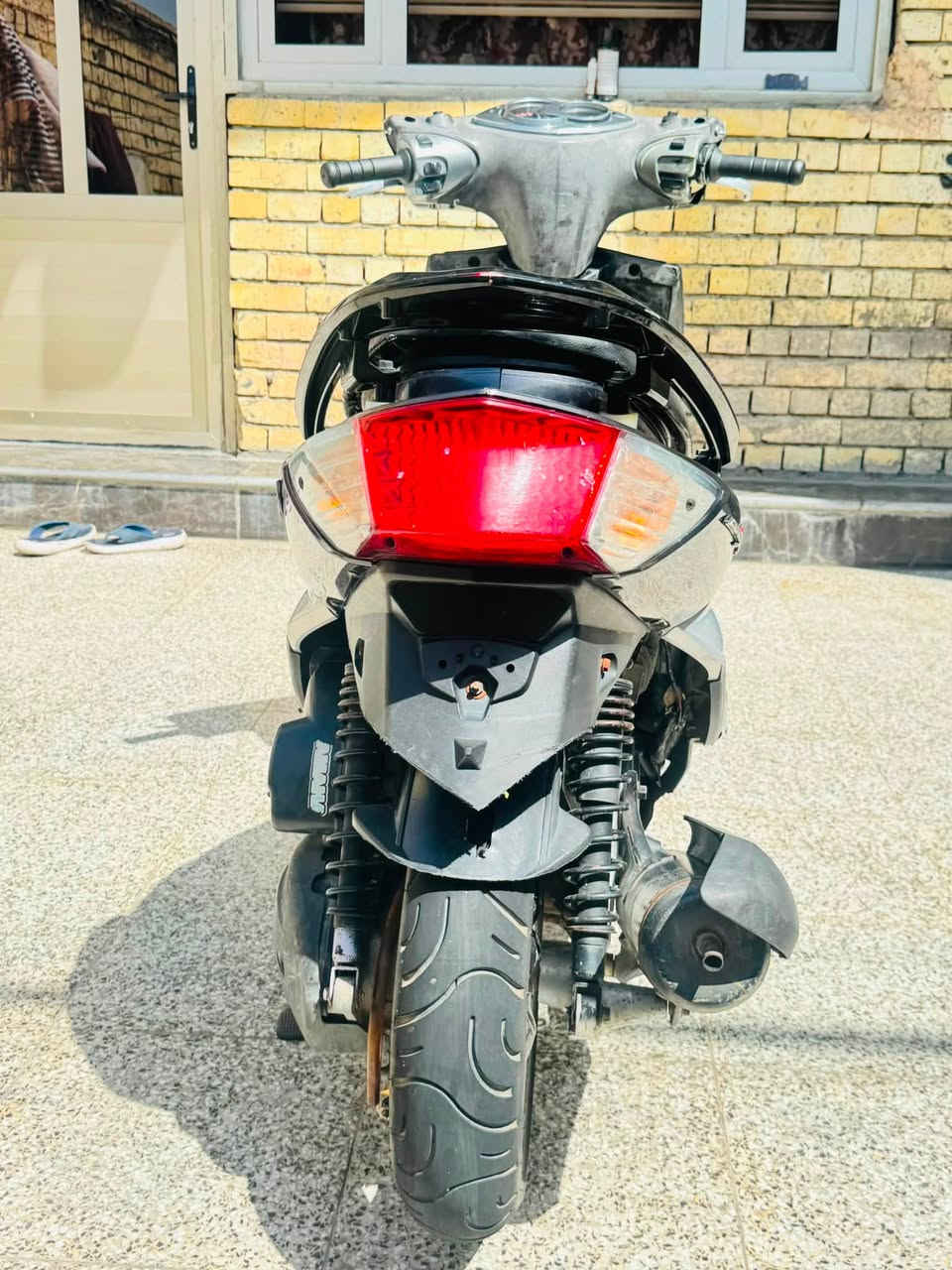 سلام عليكم سكنس فحل للبيع مكينه بلادي دراجه شلعه ومعدل قويه كلجات رياضي دراجه كلشي ما ناقصها السعر ٦٥٠  وبيها مجال رقم ***********
