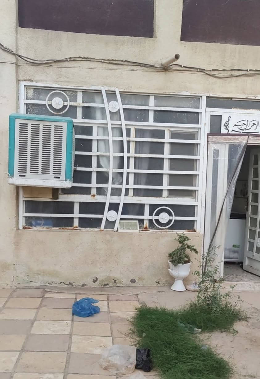 دار بناء متوسط طابو صرف مساحه ٢٥٠م طويريج ام الهوى الجديده خلف عمارة ليل السعر ١١٠ مليون 
***********
***********
