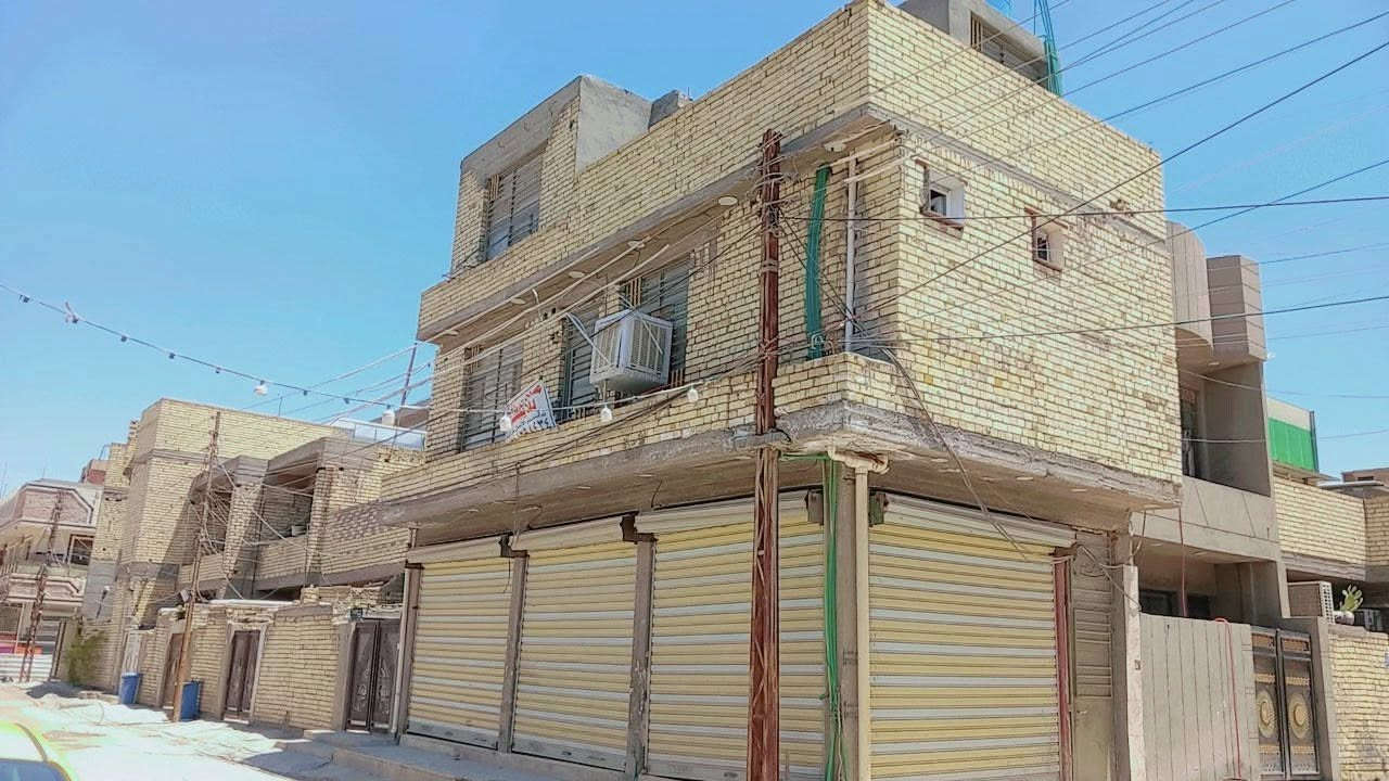 السلام عليكم شقه ومحلات للبيع مساحه 50 متر ركن الامين اسكينه الزراعي الوارد الشهري 600 الف السعر 95 وبيهه مجال ***********
