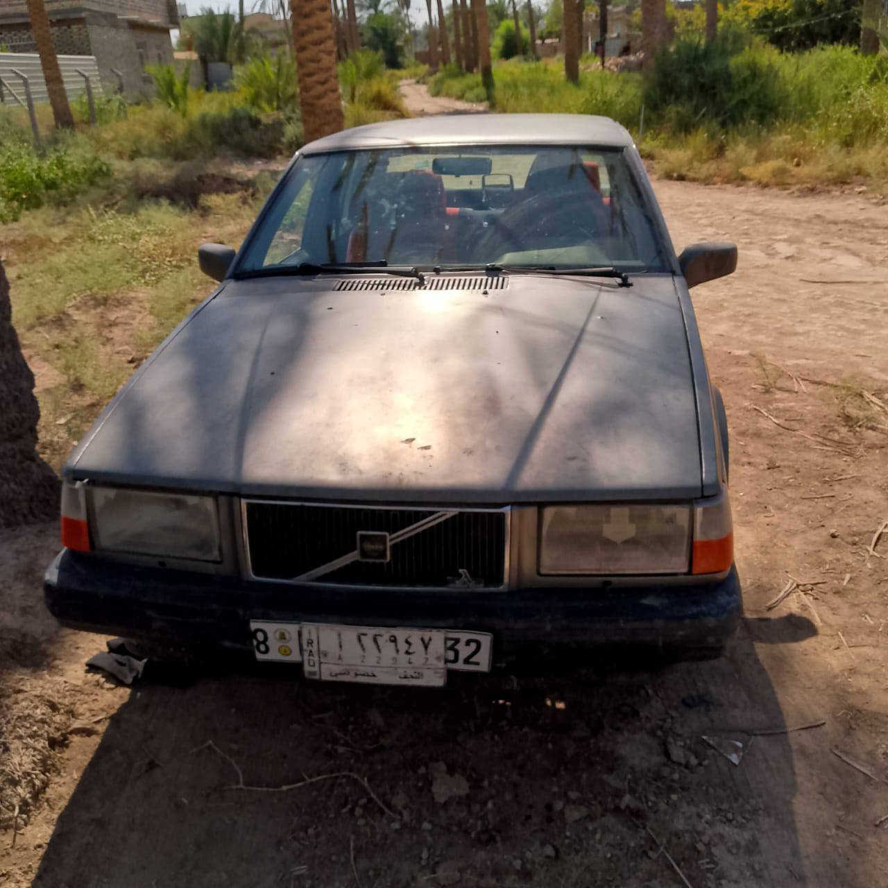 سلام عليكم فالفو موديل 1990 سياره حلوه وجاهزه راعي موجود ***********
