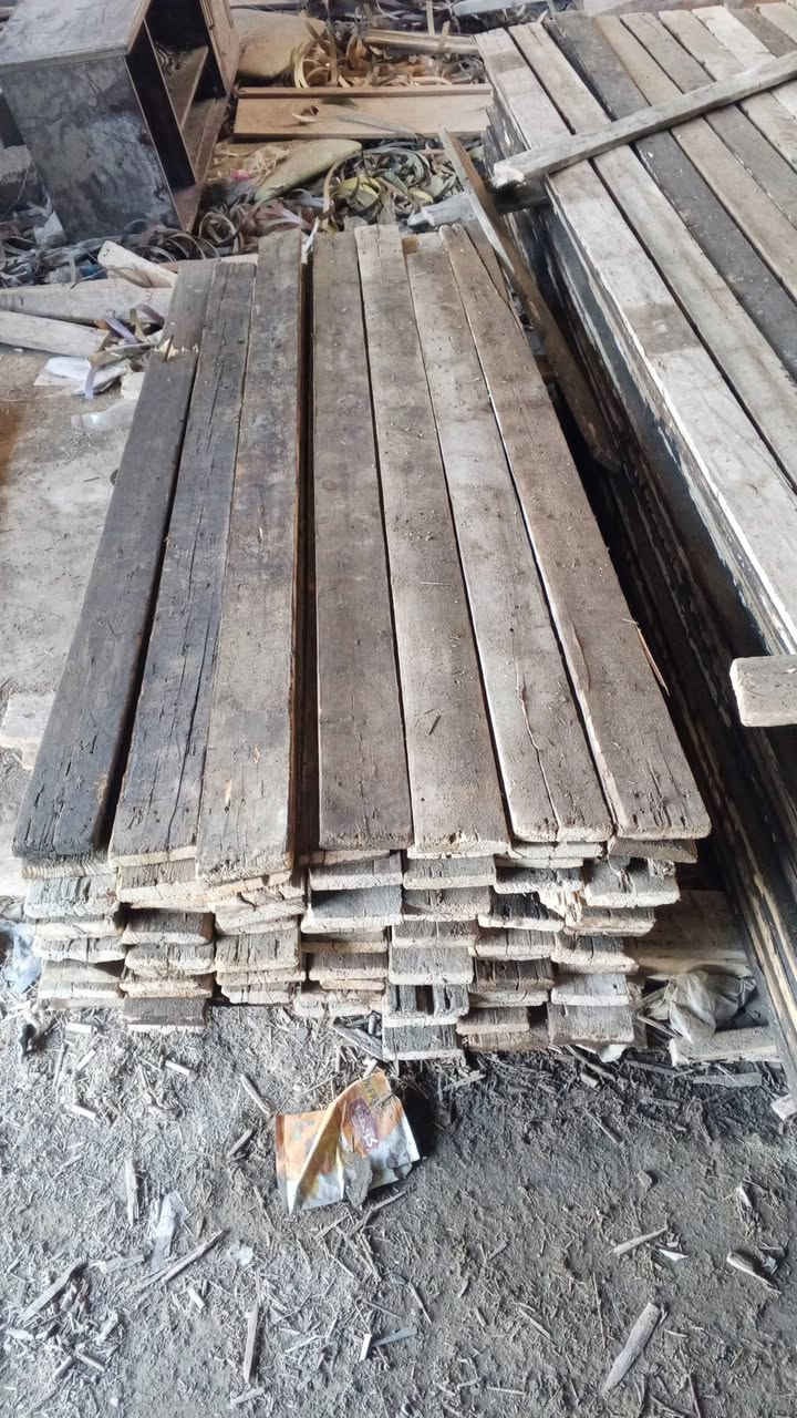 بلاويد روسي درجة اولى العرض50 الطول 240 ستندر سعر القطعه 15الف  الكرامة قرب المشاتل  خلف مشتل الريحان
لوح روسي 4 متر سعر المكعب 350 الف
لوح مقاصير من1 الى2متر سعر المكعب 250 الف
عصايب50و60و70 سم سعر المكعب 200 الف
بنج مستعمل سعر 75 الف

***********
***********
